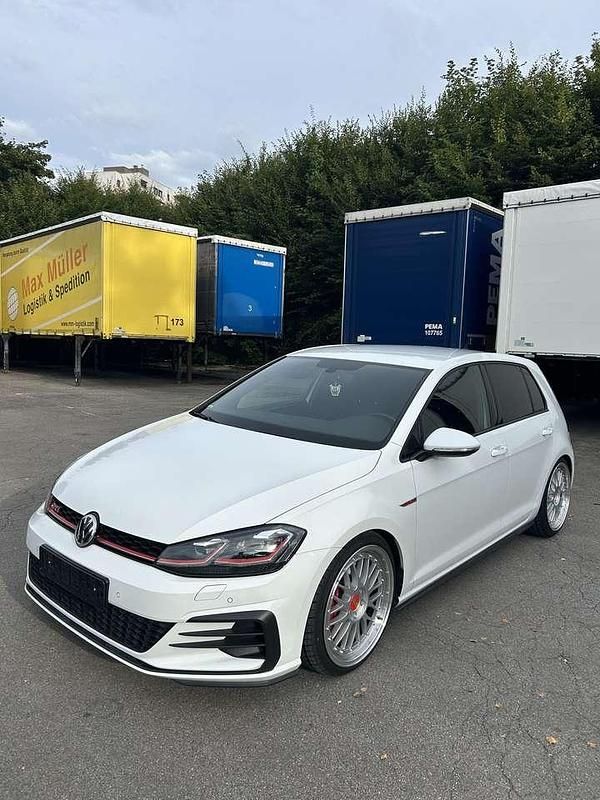 Weiß Gebraucht 2020 VW Golf VIII GTI Kleinwagen | 23.800 € (Guter Preis) - Bild 1/4