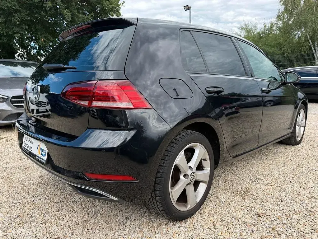 Gebraucht VW Golf VII 116 PS (85 kW) 2018 Schwarz Limousine
