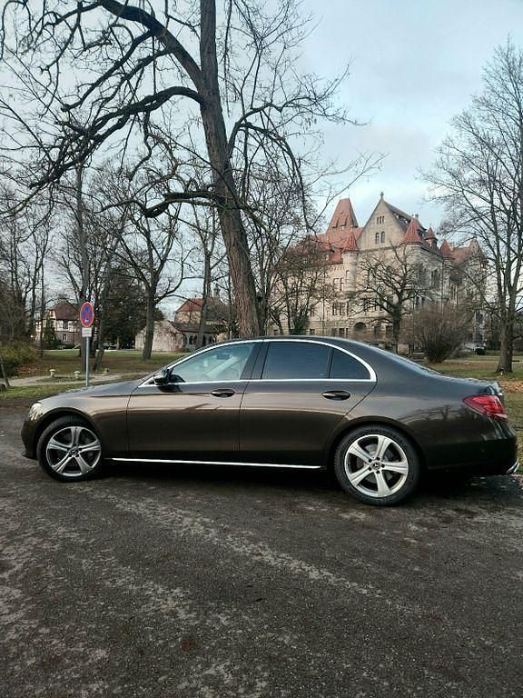 Gebraucht Mercedes E350 Avantgarde 258 PS (189 kW) 2017 Braun Limousine