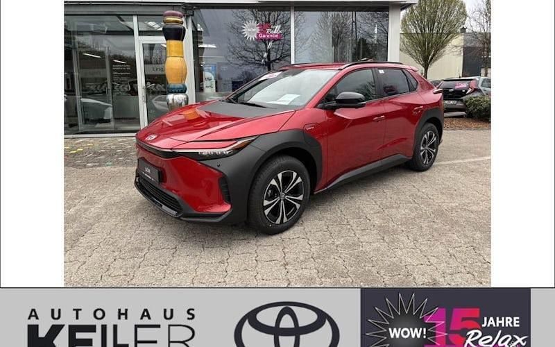 Karminarot metallic Gebraucht 2025 Toyota bZ4X SUV | 39.960 € (Guter Preis) - Bild 1/2