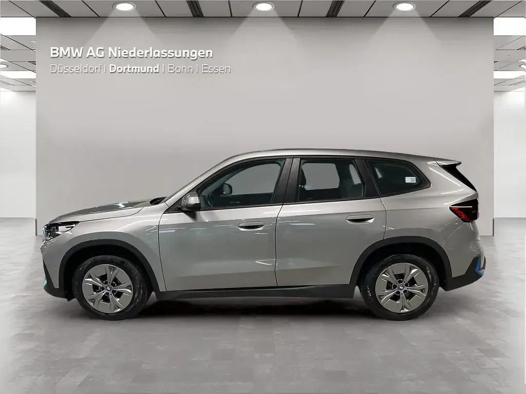 Gebraucht BMW iX1 Performance 200 kW (272 PS) 2023 Silber SUV