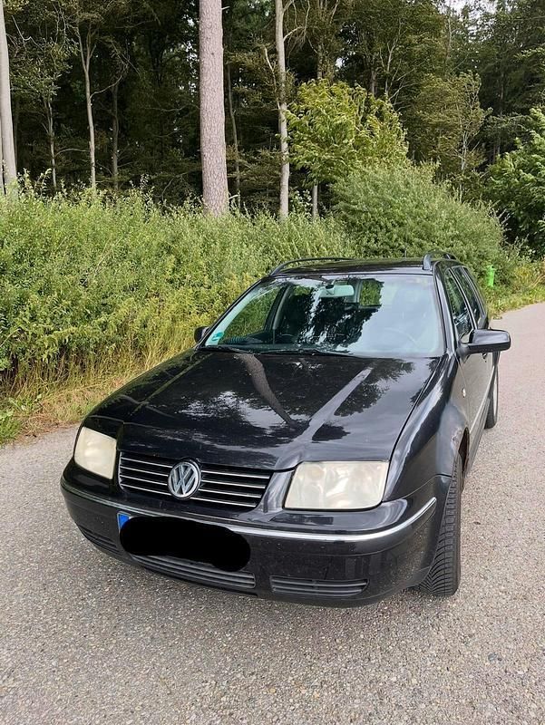 Schwarz Gebraucht 2002 VW Bora Limousine | 950 € (Fairer Preis) - Bild 1/4