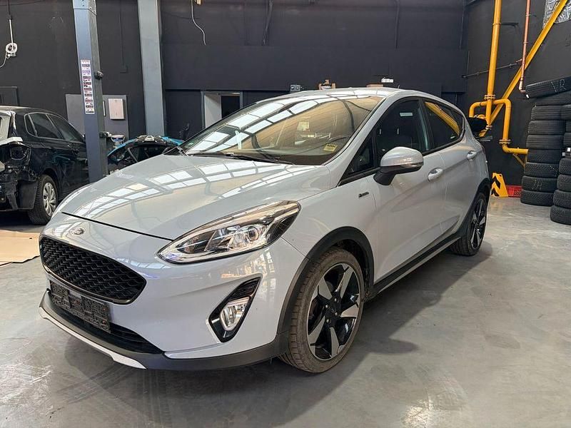 Gebraucht Ford Fiesta Active 101 PS (74 kW) 2019 Grau Kleinwagen