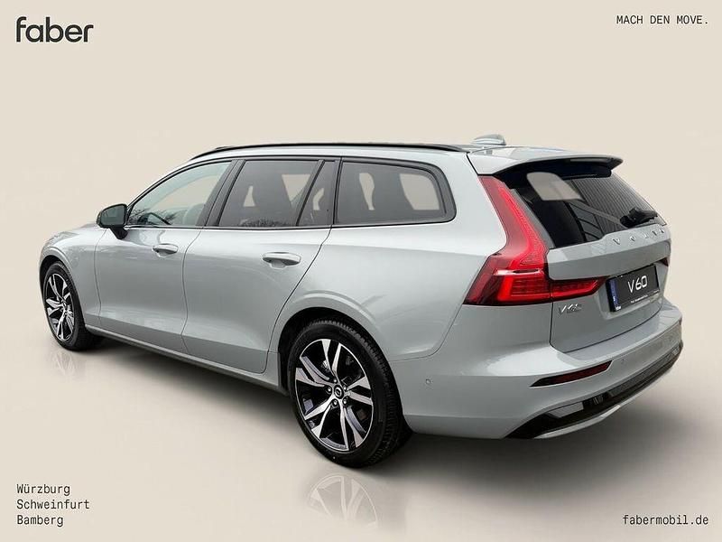 Neu Volvo V60 Plus 197 PS (144 kW) 2025 Grau Kombi