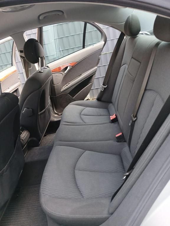 Gebraucht Mercedes E240 Classic 177 PS (130 kW) 2002 Silber Limousine