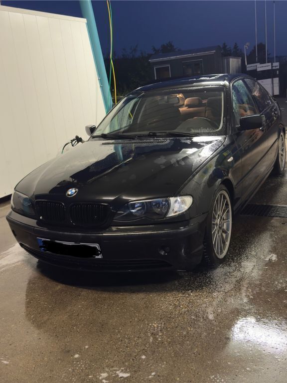 Schwarz Gebraucht 2005 BMW 318 Sport Line Limousine | 2.500 € (Fairer Preis) - Bild 1/4