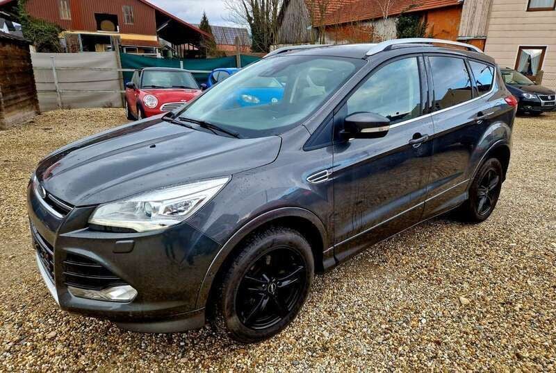Grau Gebraucht 2016 Ford Kuga Individual SUV | 11.890 € (Superpreis) - Bild 1/4