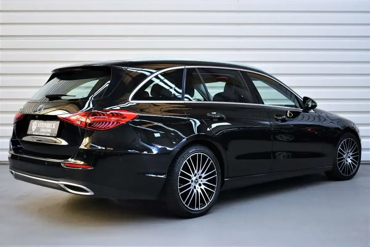 Gebraucht Mercedes C220 Avantgarde 200 PS (147 kW) 2021 Schwarz Kombi
