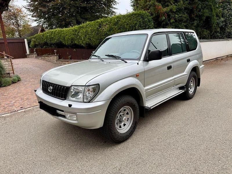 Silber Gebraucht 2001 Toyota Land Cruiser Limited SUV | 12.900 € (Guter Preis) - Bild 1/4