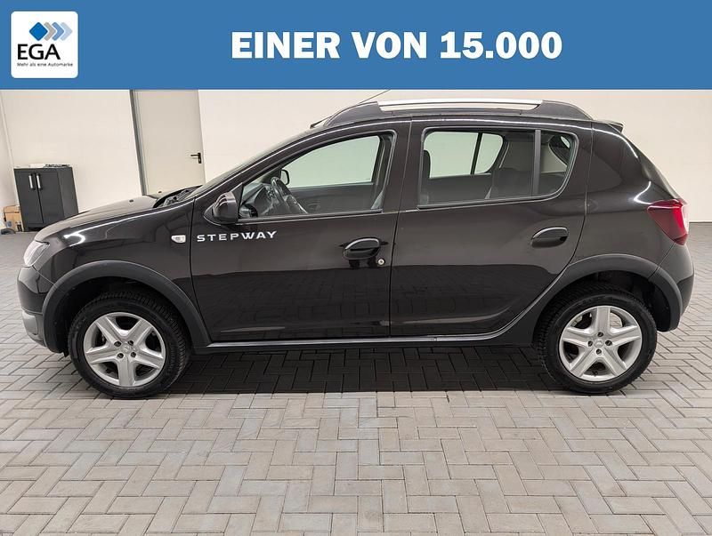 Gebraucht Dacia Sandero Stepway 90 PS (66 kW) 2016 Metallic