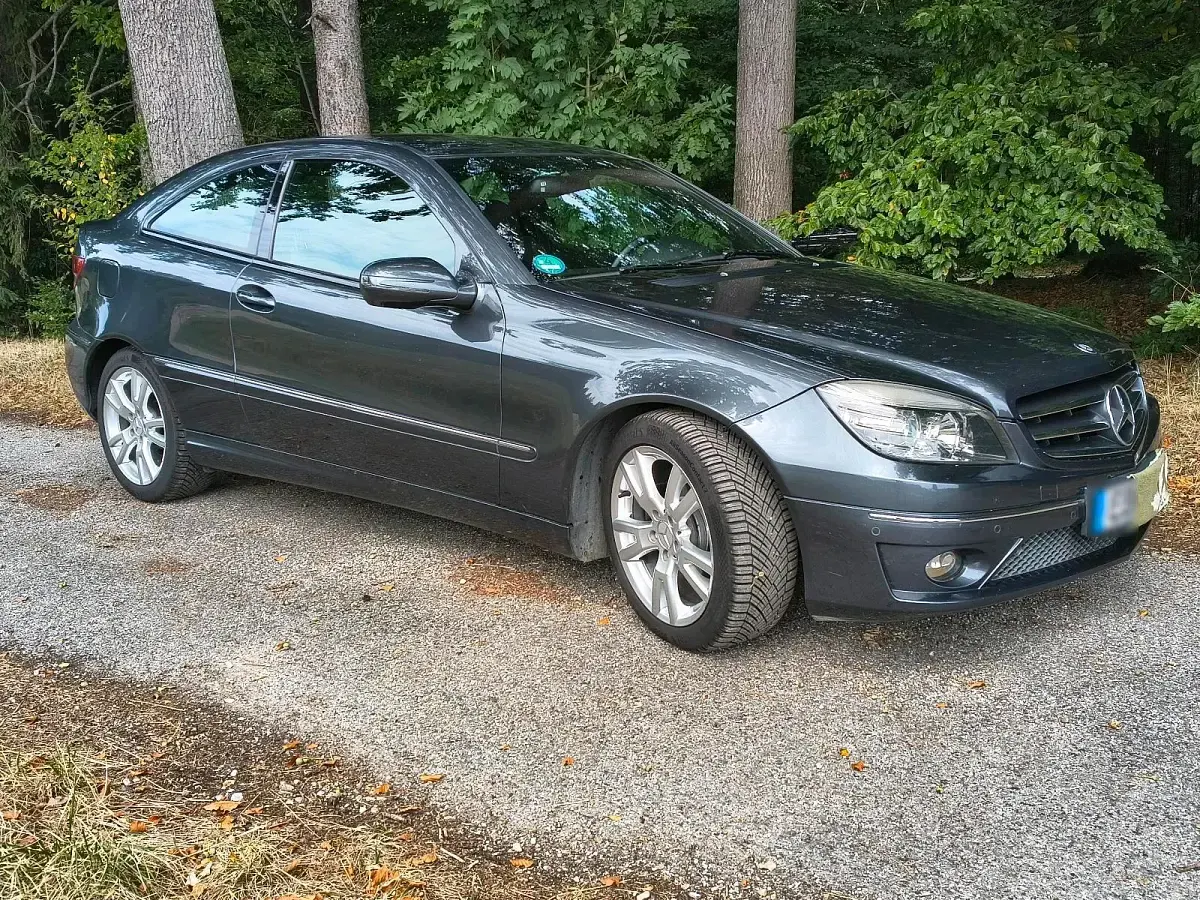 Gebraucht Mercedes CLC180 148 PS (108 kW) 2010 Grau Coupé