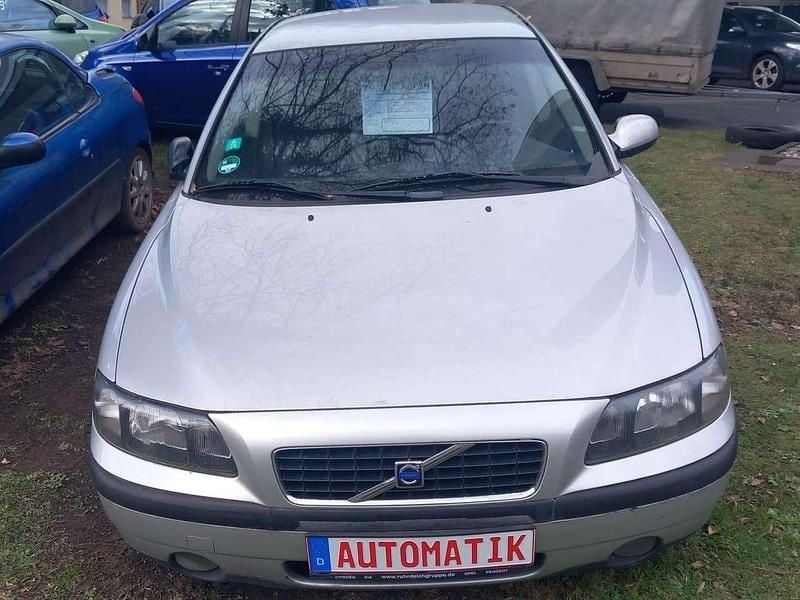 Gebraucht Volvo S60 140 PS (102 kW) 2001 Silber Limousine