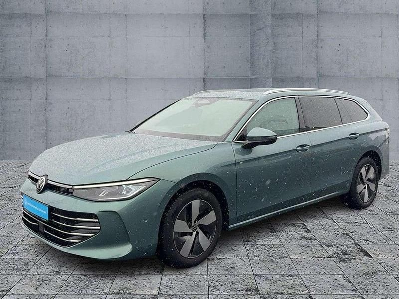 Gebraucht VW Passat 193 PS (141 kW) 2025 Maripositgrün metallic Kombi
