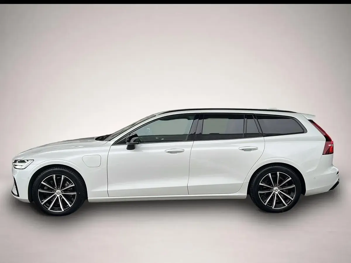 Gebraucht Volvo V60 Ultimate 455 PS (334 kW) 2022 Manufacturer Kombi