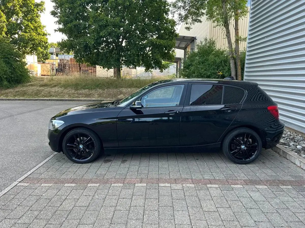 Gebraucht BMW 114 102 PS (75 kW) 2014 Schwarz Kleinwagen