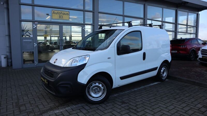 Weiß Gebraucht 2018 Fiat Fiorino Basis Van / Kleinbus | 7.777 € (Fairer Preis) - Bild 1/4