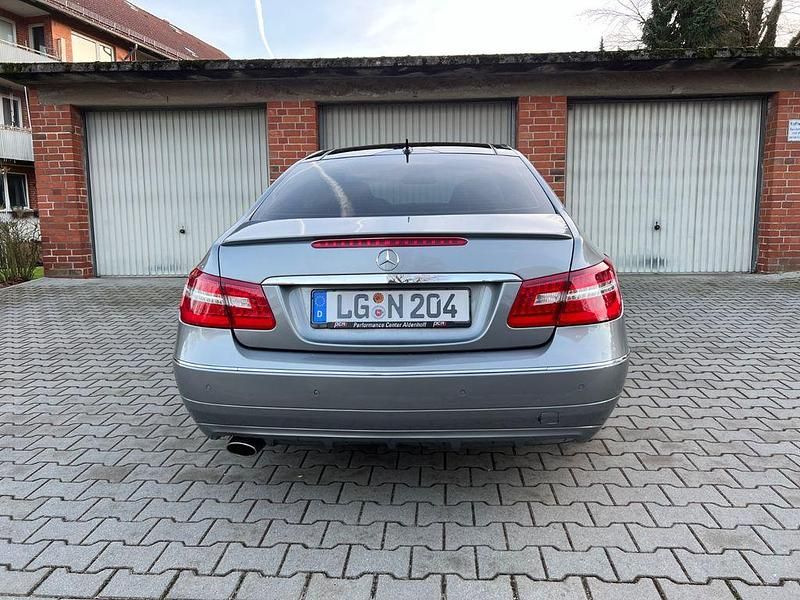 Second-hand Mercedes E250 204 CP (150 kW) 2011 Gri Coupe