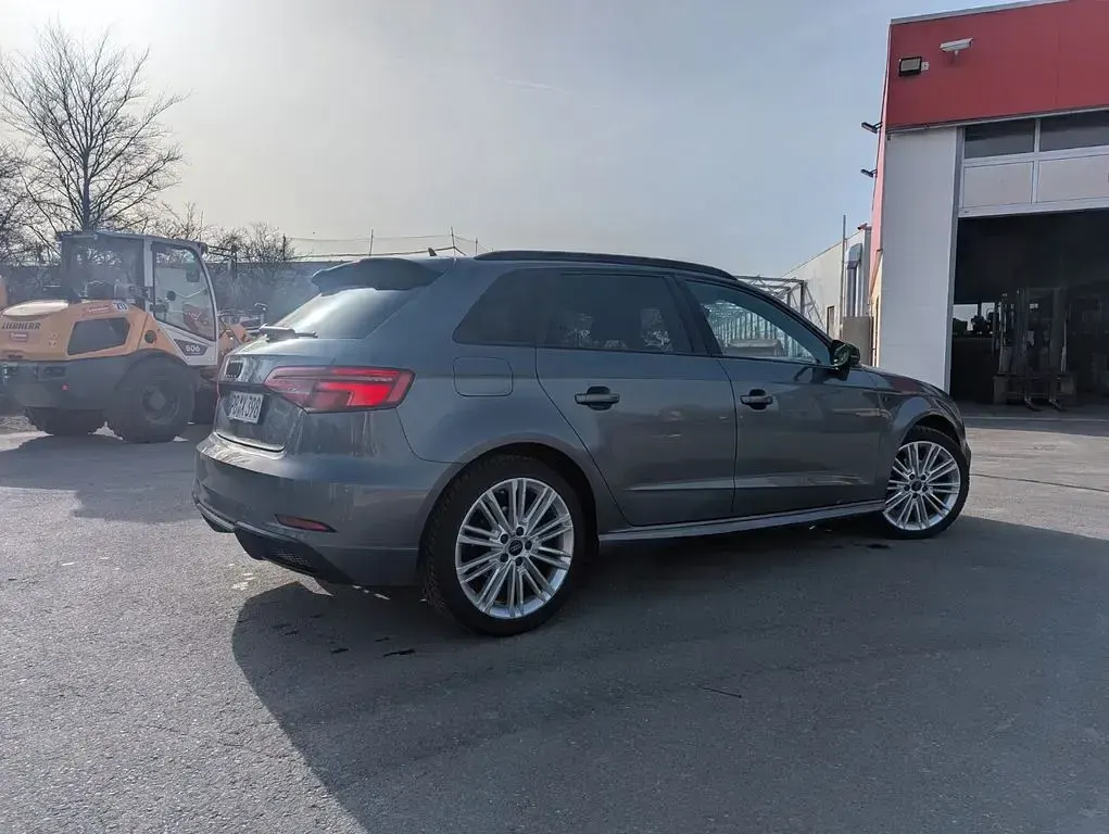 Gebraucht Audi A3 S-Line 150 PS (110 kW) 2018 Grau Limousine