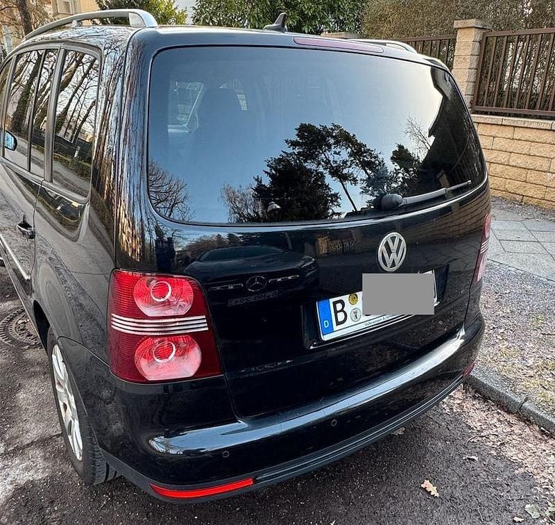 Gebraucht VW Touran 140 PS (102 kW) 2008 Schwarz Van / Kleinbus