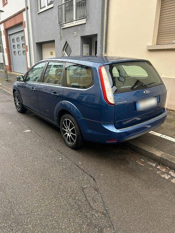 Gebraucht Ford Focus Titanium 101 PS (74 kW) 2008 Blau Kombi