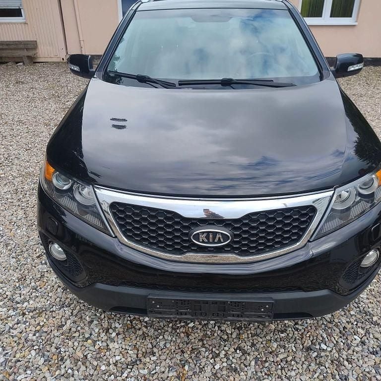Schwarz Gebraucht 2011 Kia Sorento Attract SUV | 7.500 € (Superpreis) - Bild 1/4