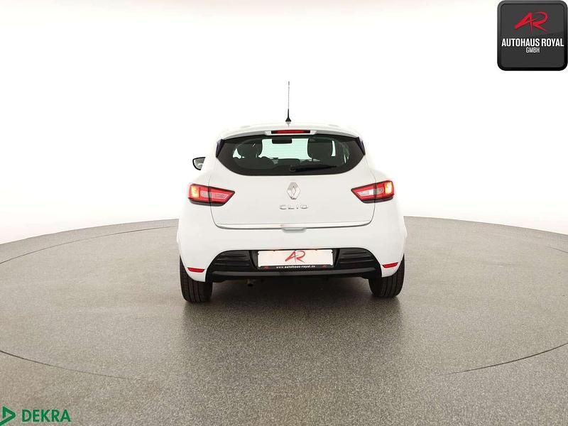 Gebraucht Renault Clio IV 73 PS (53 kW) 2016 Gletscherweiss Kleinwagen