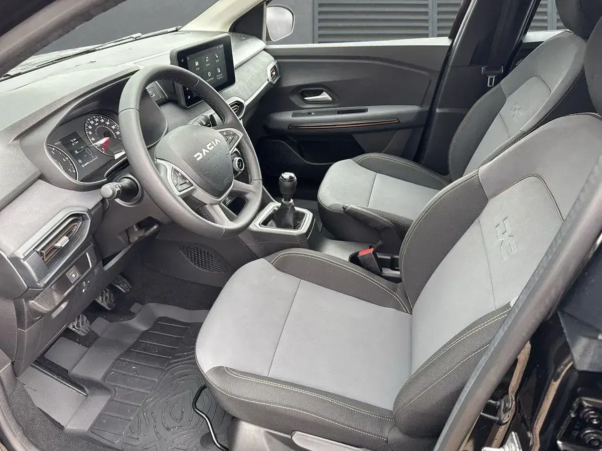 Neu Dacia Jogger Extreme 110 PS (80 kW) 2025 Perlmuttschwarz Van / Kleinbus