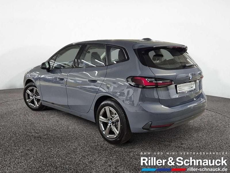 Gebraucht BMW 216 Active Tourer 122 PS (89 kW) 2024 Sparkling kupfergrau Van / Kleinbus