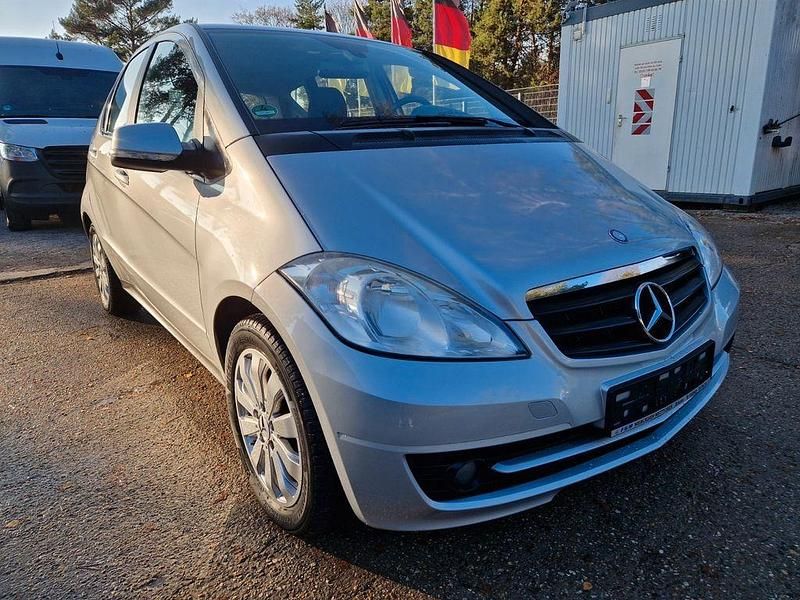 Gebraucht Mercedes A160 95 PS (69 kW) 2010 Silber Limousine