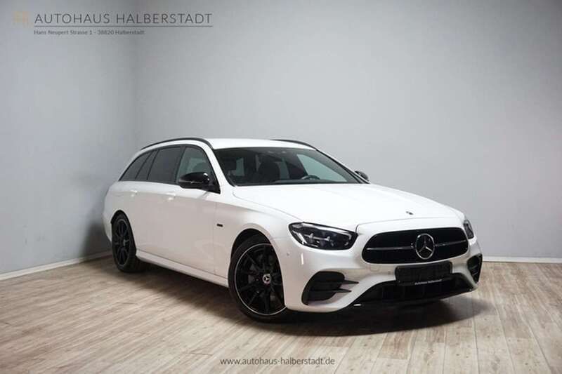 Polarweiss Gebraucht 2023 Mercedes E220 AMG Kombi | 42.790 € (Fairer Preis) - Bild 1/3