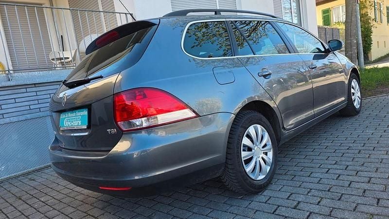 Gebraucht VW Golf VI 122 PS (89 kW) 2010 Dunkel Kleinwagen