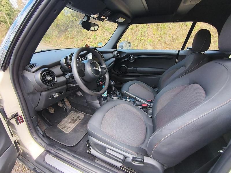 Gebraucht Mini One Cabriolet 102 PS (75 kW) 2018 Weiß Cabrio