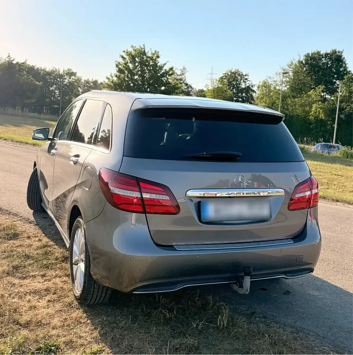 Gebraucht Mercedes 180 109 PS (80 kW) 2016 Grau Limousine