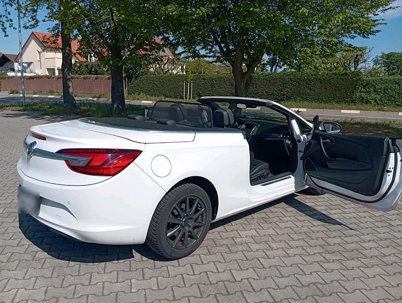 Gebraucht Opel Cascada 170 PS (125 kW) 2018 Weiß Cabrio