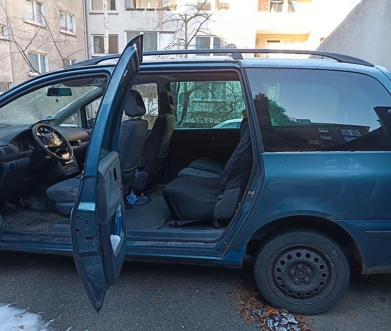 Gebraucht VW Sharan 131 PS (96 kW) 2004 Blau Van / Kleinbus