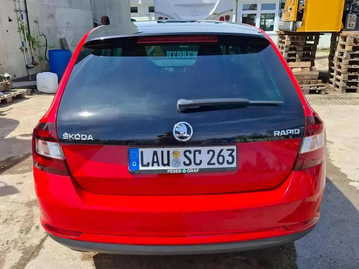 Używany Skoda Rapid Ambition 125 KM (91 kW) 2017 Czerwony Hatchback