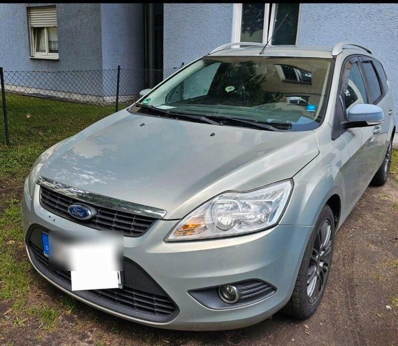 Grau Gebraucht 2011 Ford Focus Kombi | 2.400 € (Superpreis) - Bild 1/4