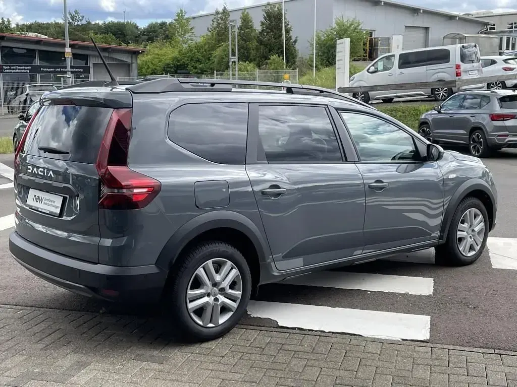 Gebraucht Dacia Jogger Expression 110 PS (80 kW) 2023 Grau Van / Kleinbus