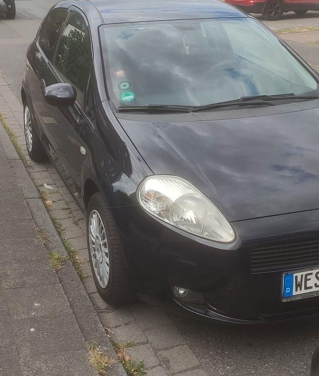 Blau Gebraucht 2010 Fiat Grande Punto Kleinwagen | 1.299 € (Superpreis) - Bild 1/4
