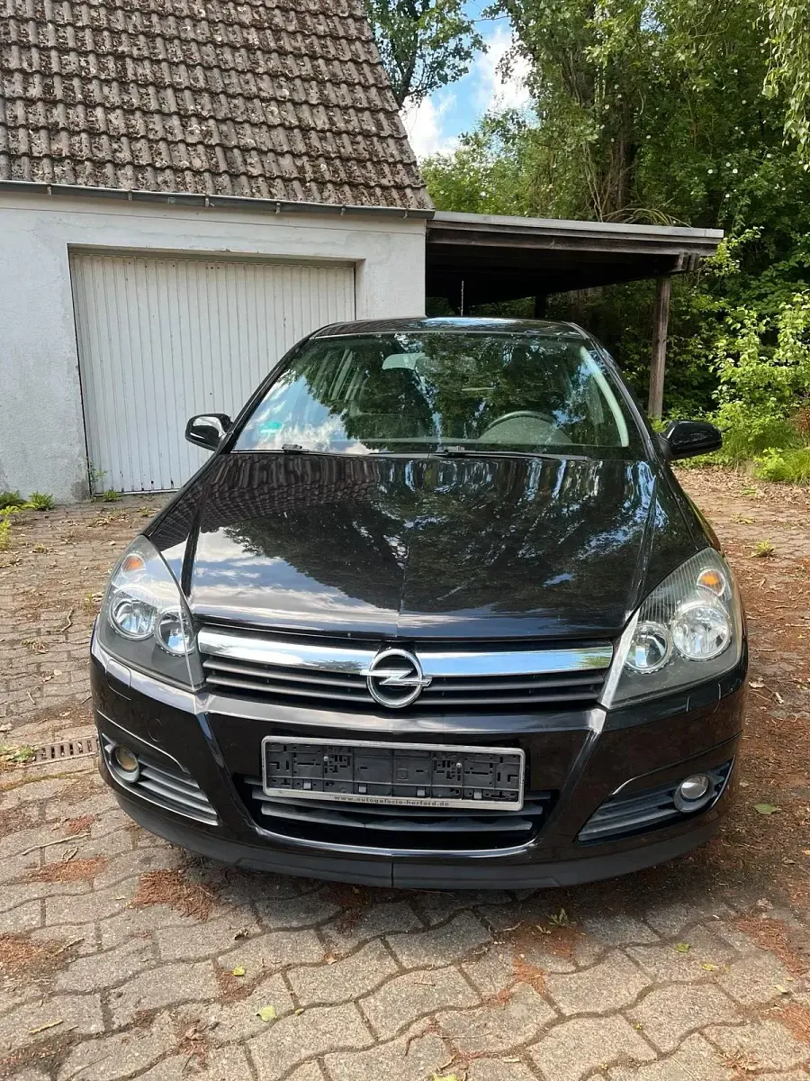 Gebraucht Opel Astra 105 PS (77 kW) 2004 Schwarz Kleinwagen