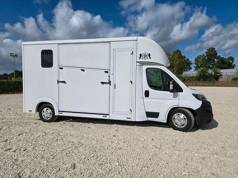 Weiß Gebraucht 2022 Fiat Ducato Van | 83.300 € - Bild 1/4