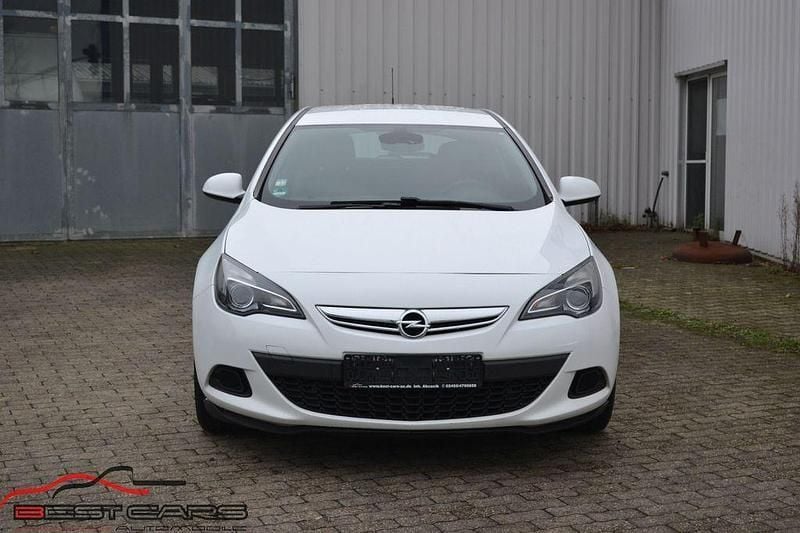 Gebraucht Opel Astra GTC Basis 136 PS (100 kW) 2015 Weiß Coupé