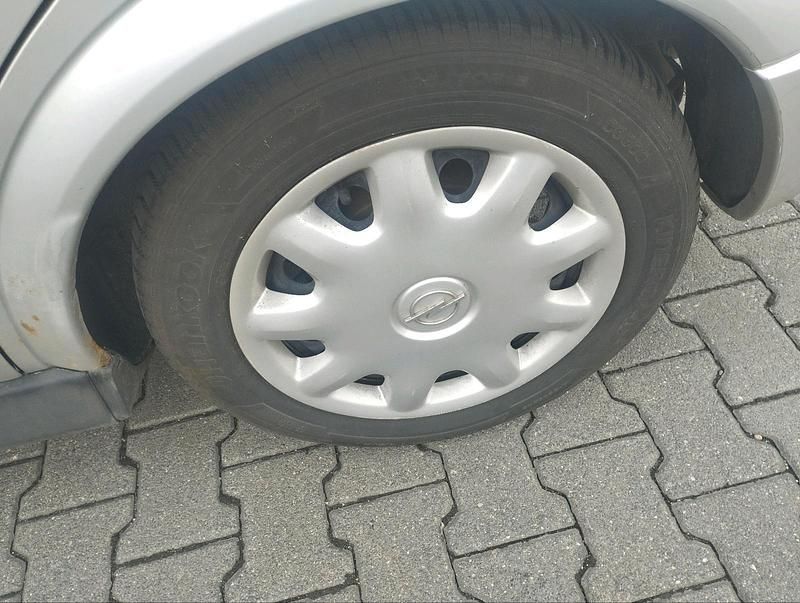 Gebraucht Opel Astra 101 PS (74 kW) 2001 Silber Kleinwagen