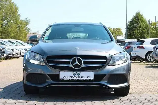 Gebraucht Mercedes C180 156 PS (114 kW) 2018 Grau Limousine
