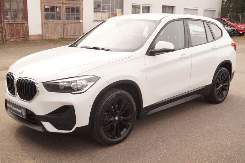 Weiß Gebraucht 2020 BMW X1 Advantage SUV | 17.017 € (Fairer Preis) - Bild 1/4
