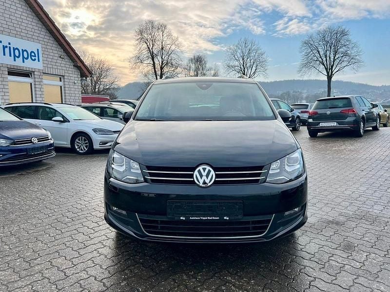 Gebraucht VW Sharan Active 150 PS (110 kW) 2022 Schwarz Van / Kleinbus