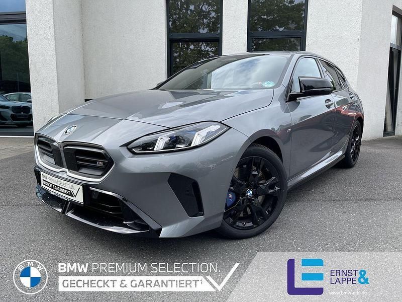 Skyscraper grau Gebraucht 2024 BMW M135 M Sport Kleinwagen | 38.970 € (Etwas zu teuer) - Bild 1/4