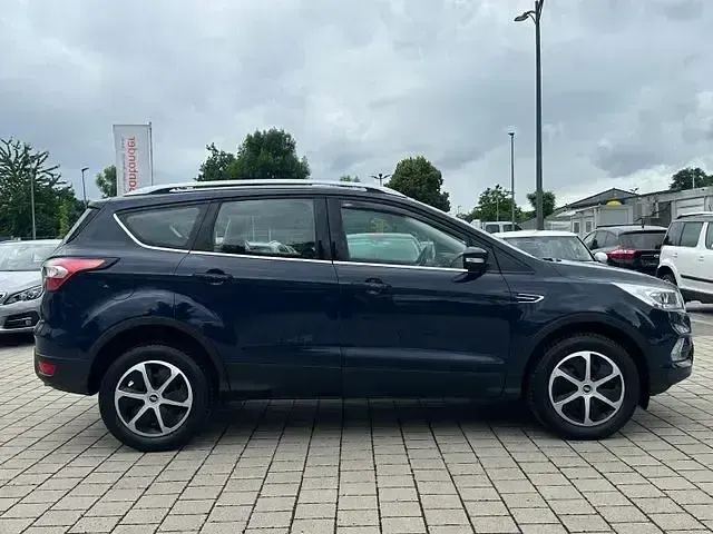 Gebraucht Ford Kuga Cool & Connect 150 PS (110 kW) 2019 Blau SUV