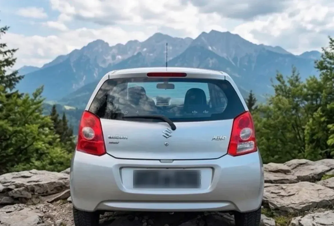 Gebraucht Suzuki Alto 69 PS (50 kW) 2012 Silber Kleinwagen