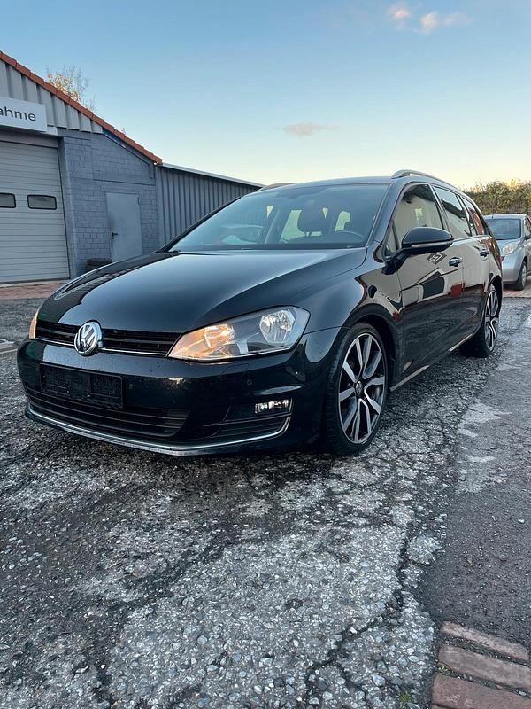 Schwarz Gebraucht 2016 VW Golf VII Allstar Kombi | 13.200 € (Guter Preis) - Bild 1/4